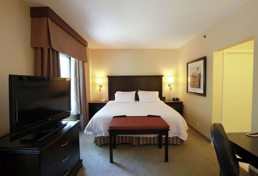 ホテル Hampton Inn & Suites By Hilton Laval