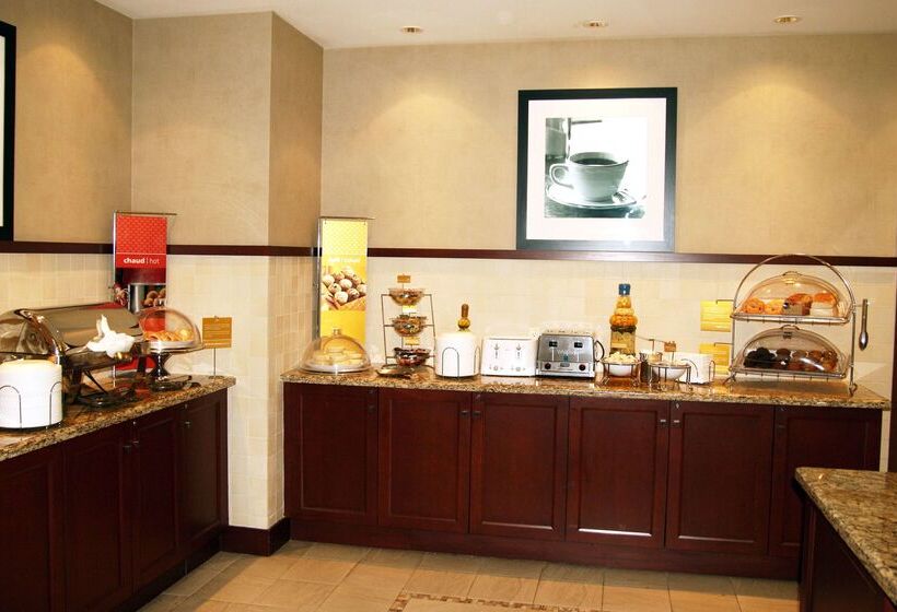 ホテル Hampton Inn & Suites By Hilton Laval