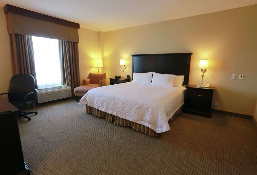 ホテル Hampton Inn & Suites By Hilton Laval