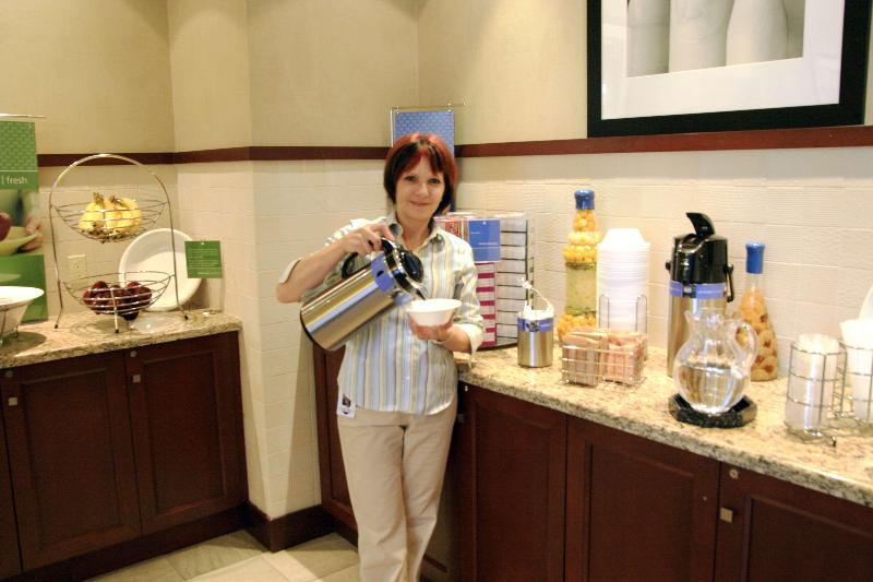 ホテル Hampton Inn & Suites By Hilton Laval