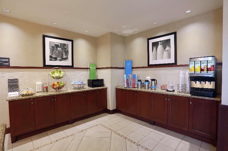 ホテル Hampton Inn & Suites By Hilton Laval