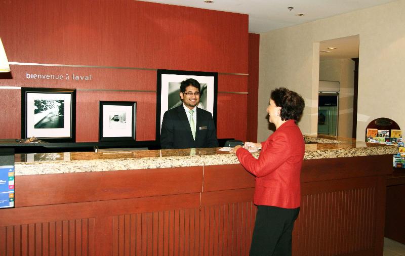 ホテル Hampton Inn & Suites By Hilton Laval