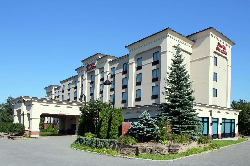 ホテル Hampton Inn & Suites By Hilton Laval