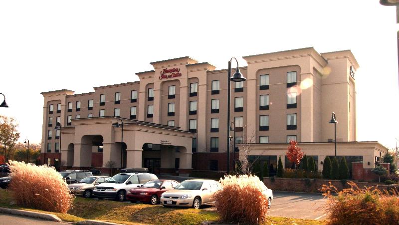 ホテル Hampton Inn & Suites By Hilton Laval