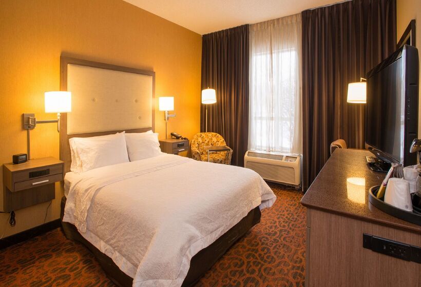 호텔 Hampton Inn By Hilton Toronto Mississauga West