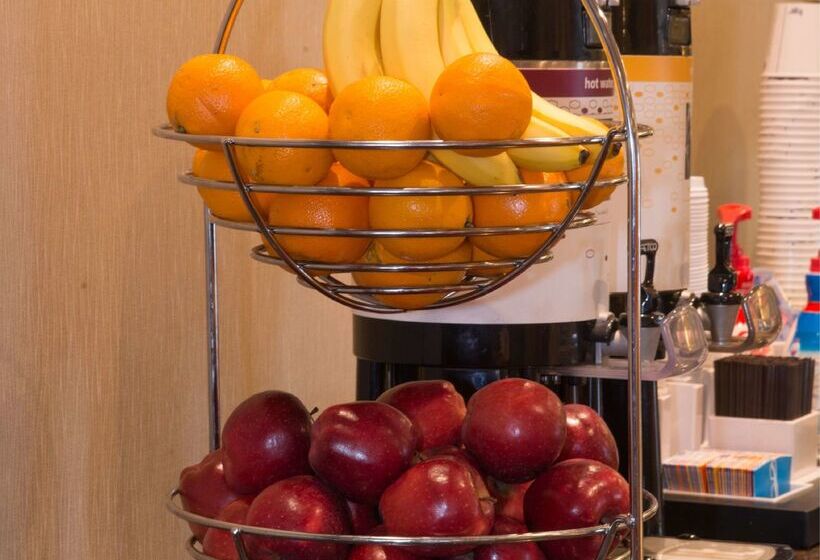 호텔 Hampton Inn By Hilton Toronto Mississauga West