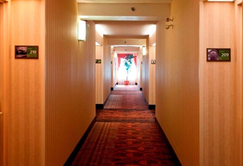 호텔 Hampton Inn By Hilton Toronto Mississauga West