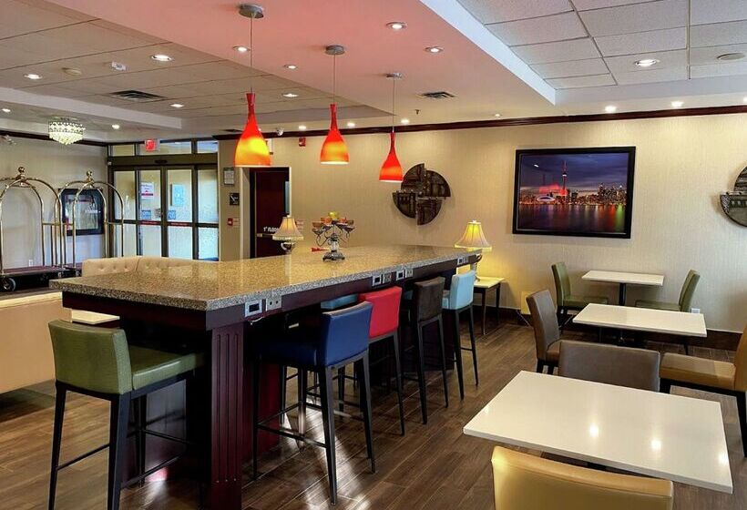 호텔 Hampton Inn By Hilton Toronto Mississauga West