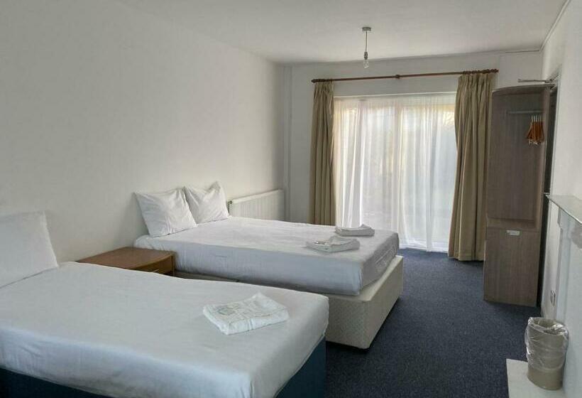 فندق Heathrow Lodge