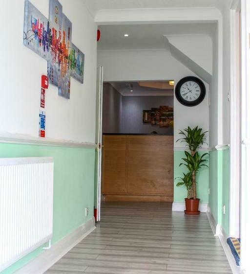 فندق Heathrow Lodge