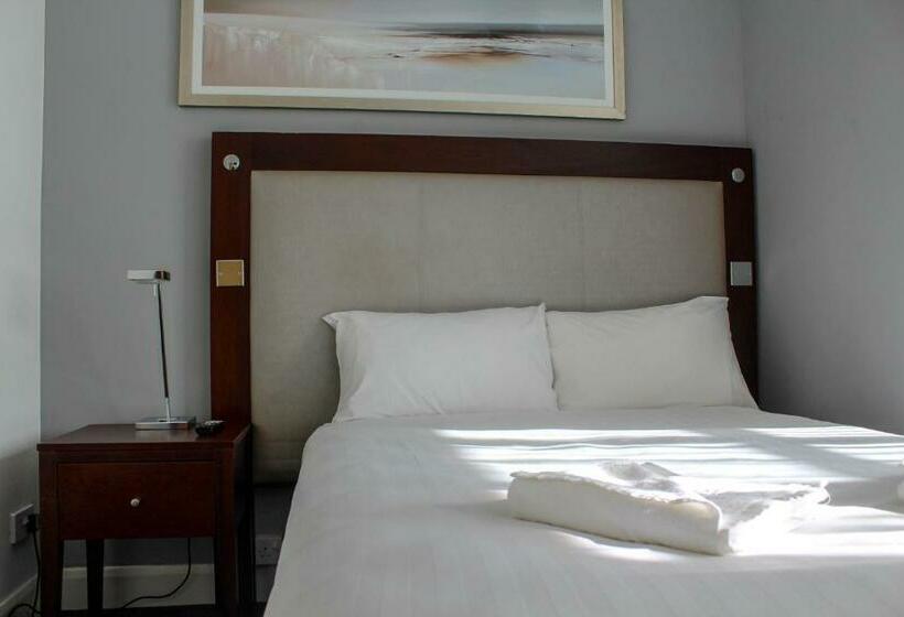 فندق Heathrow Lodge