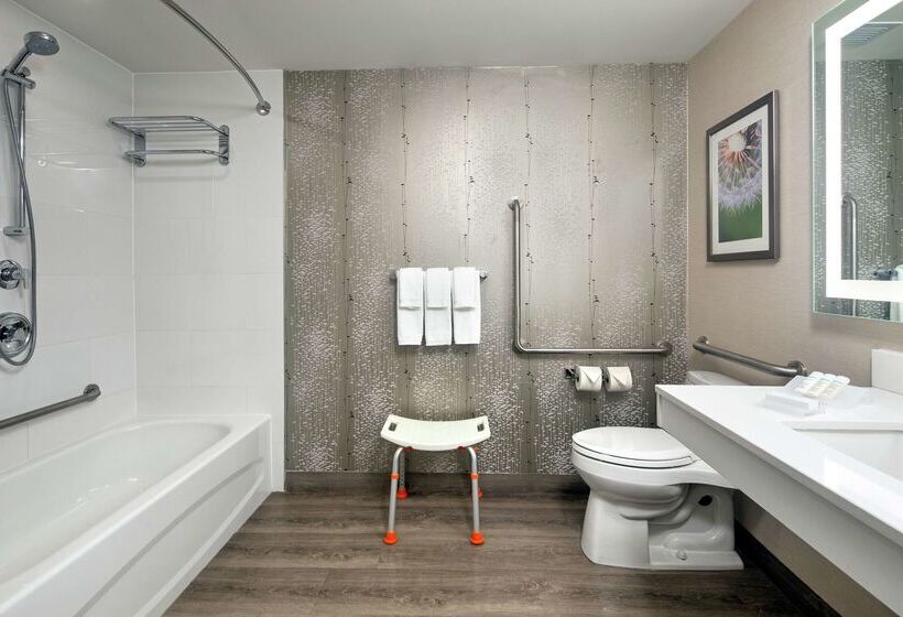 בית מלון כפרי Hilton Garden Inn Toronto/oakville