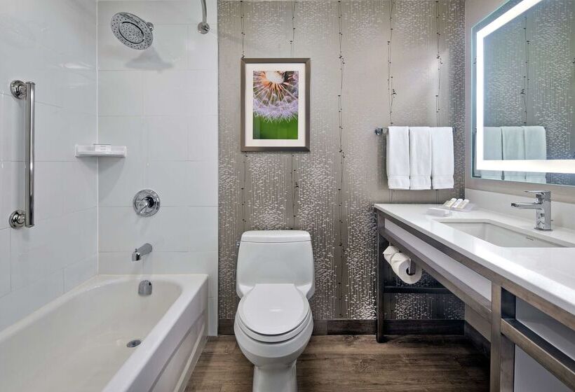 בית מלון כפרי Hilton Garden Inn Toronto/oakville