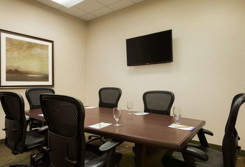 호텔 Hilton Garden Inn Toronto Vaughan