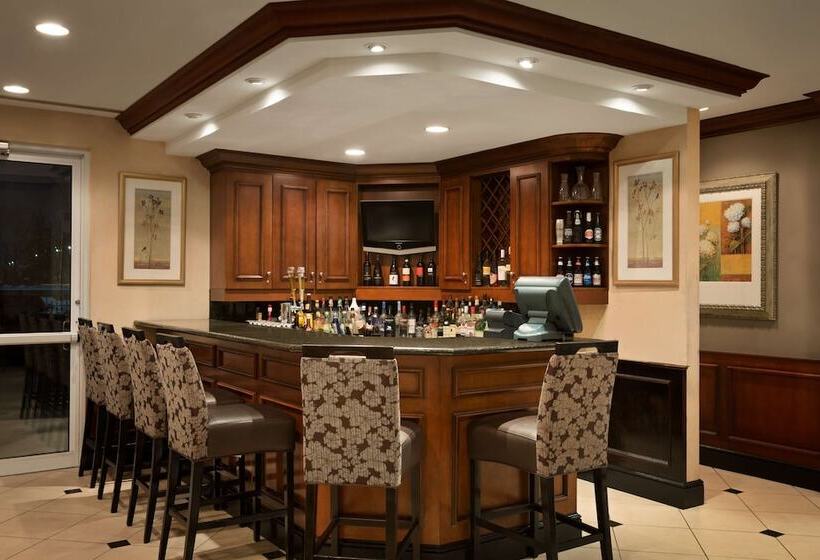 호텔 Hilton Garden Inn Toronto Vaughan