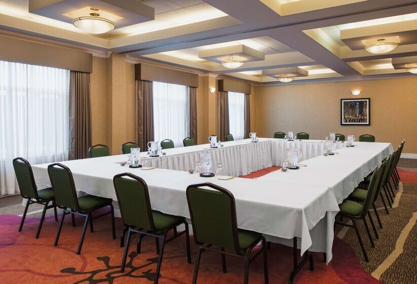 Отель Hilton Garden Inn West Edmonton