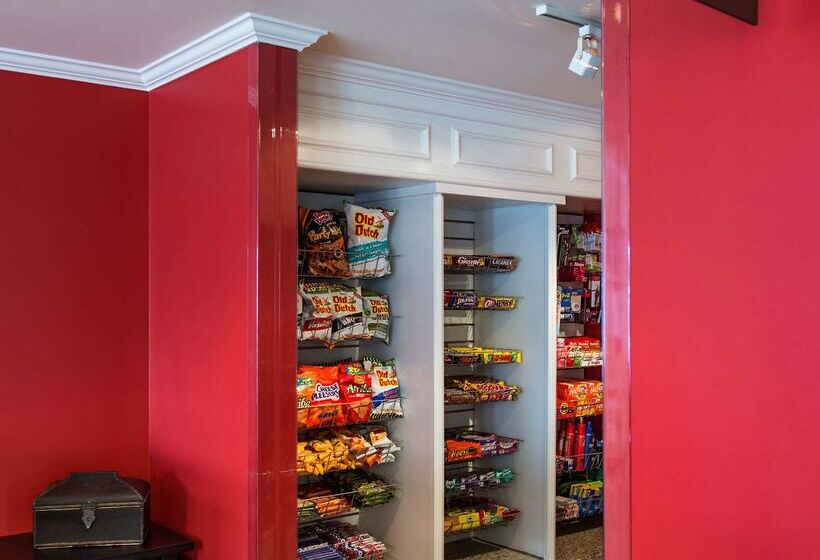 فندق Hilton Garden Inn West Edmonton