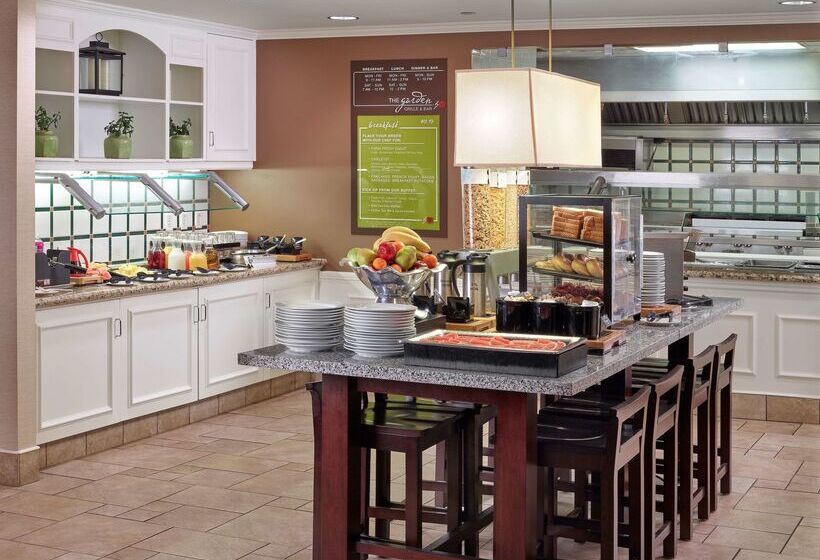 Отель Hilton Garden Inn West Edmonton