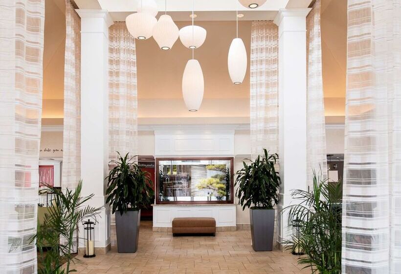 Отель Hilton Garden Inn West Edmonton