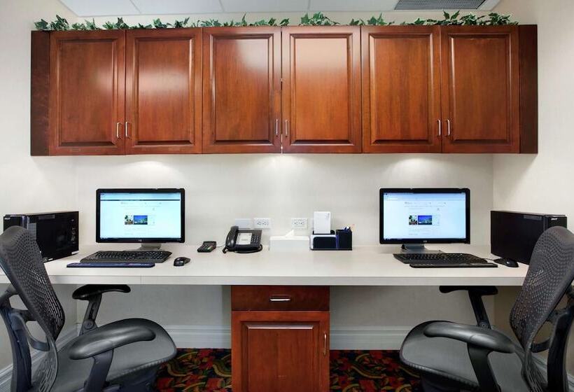 Отель Hilton Garden Inn West Edmonton