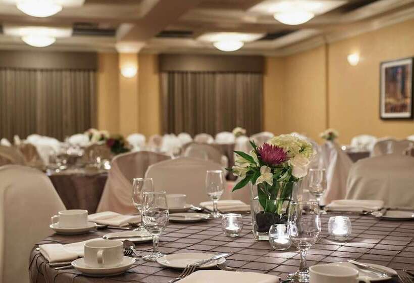 Отель Hilton Garden Inn West Edmonton