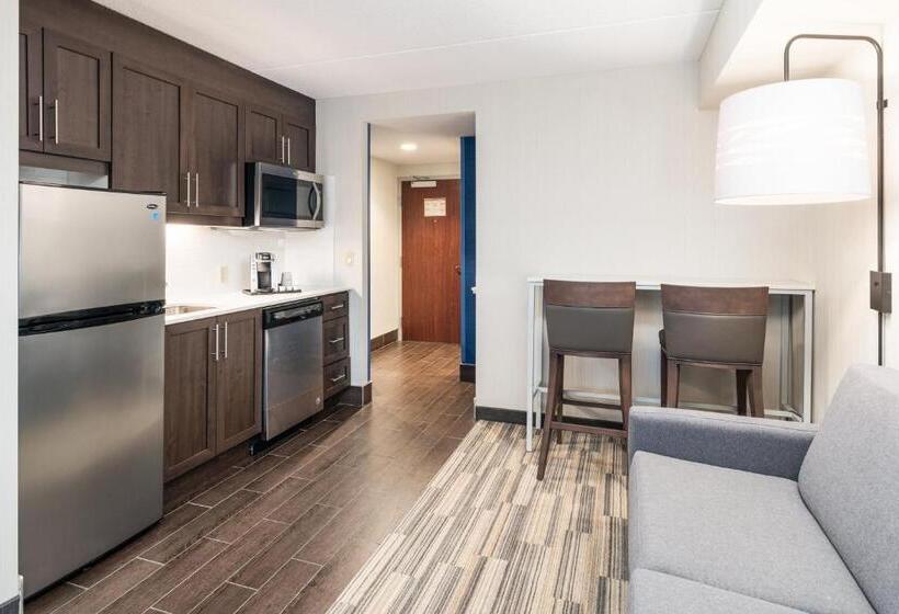 Holiday Inn Express Hotel & Suites Milton, An Ihg