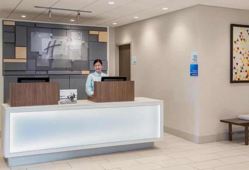 فندق Holiday Inn Express Airdrie, An Ihg