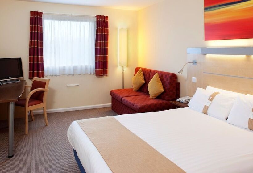 هتل Holiday Inn Express Cardiff Airport By Ihg
