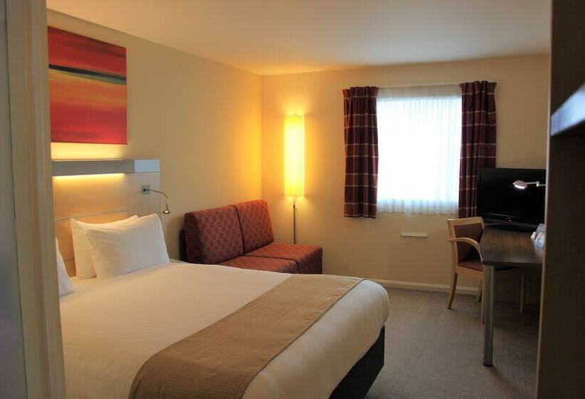 هتل Holiday Inn Express Cardiff Airport By Ihg