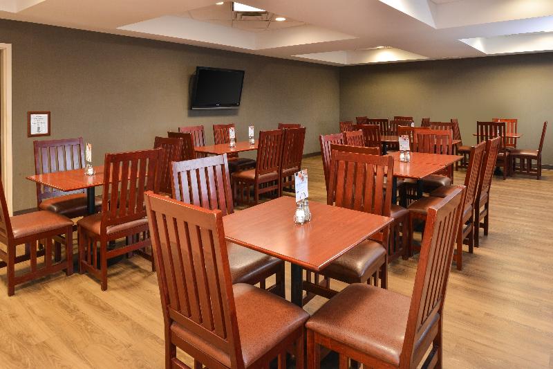 בית מלון כפרי Holiday Inn Express Edmonton North, An Ihg