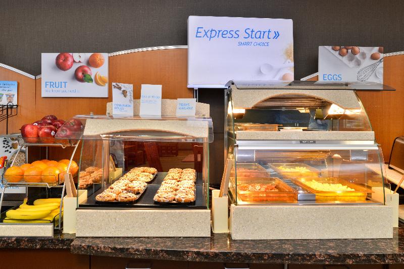 Отель Holiday Inn Express Edmonton North, An Ihg