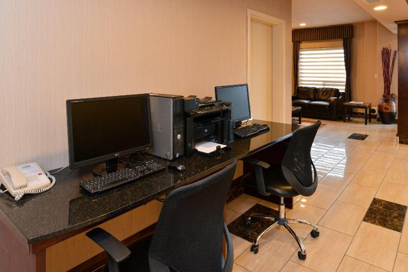 Отель Holiday Inn Express Edmonton North, An Ihg