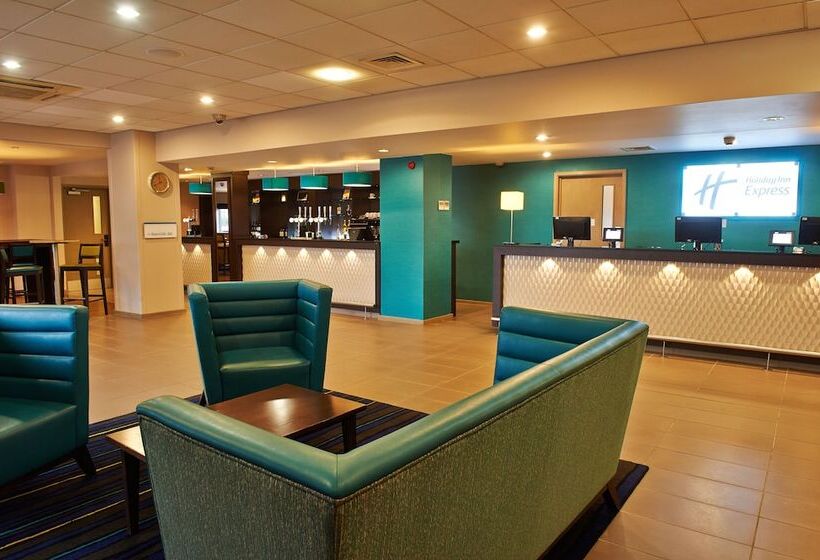 ホテル Holiday Inn Express Manchester Airport, An Ihg