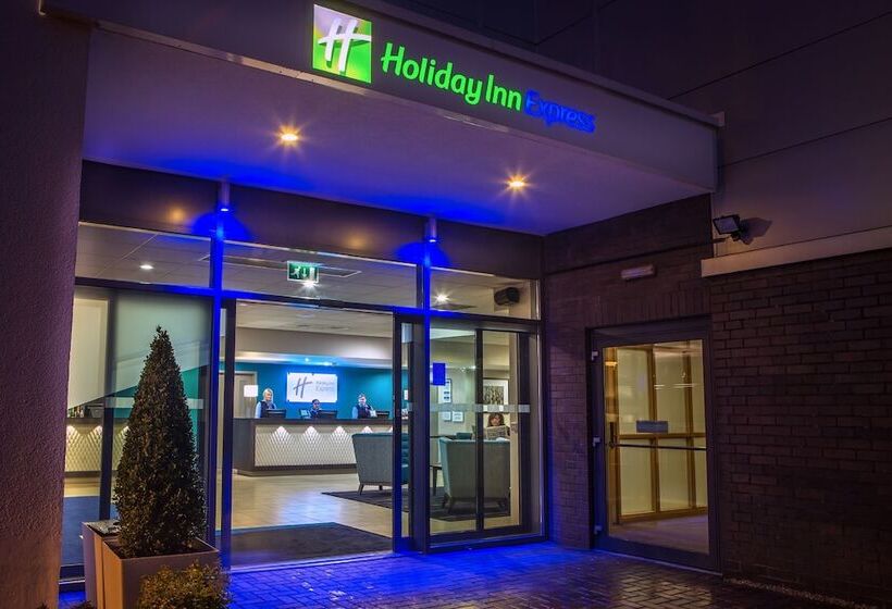 ホテル Holiday Inn Express Manchester Airport, An Ihg
