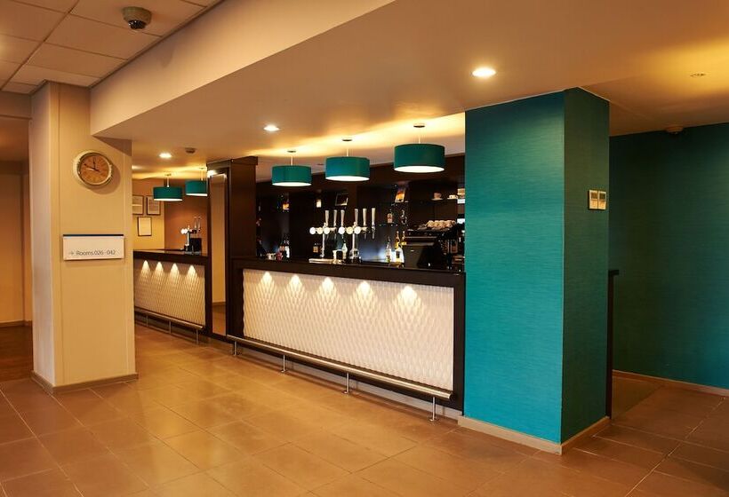 ホテル Holiday Inn Express Manchester Airport, An Ihg