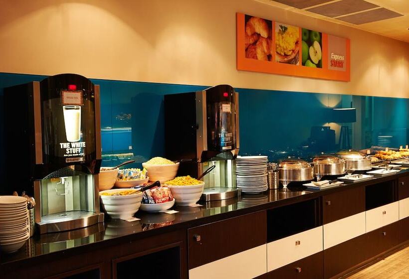 ホテル Holiday Inn Express Manchester Airport, An Ihg