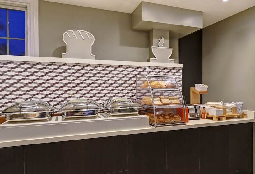 هتل Holiday Inn Express Whitby Oshawa, An Ihg