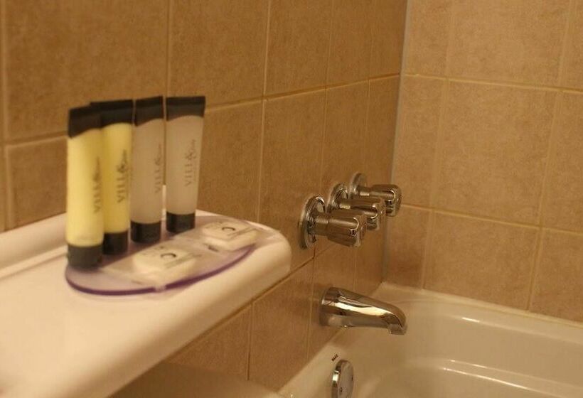 فندق Howard Johnson Inn Rigaud