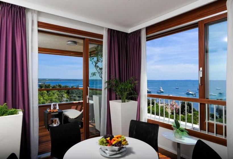 Отель Island  Istra