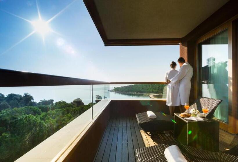 Отель Island  Istra