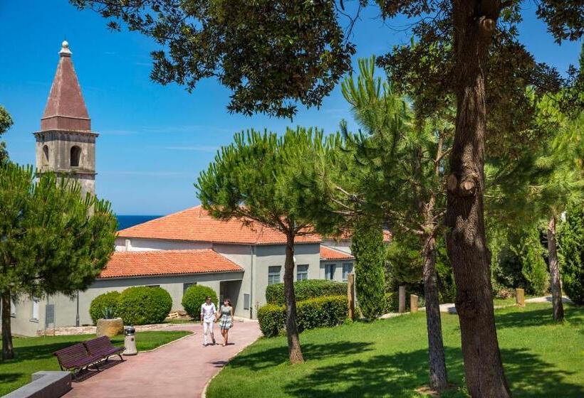 Отель Island  Istra