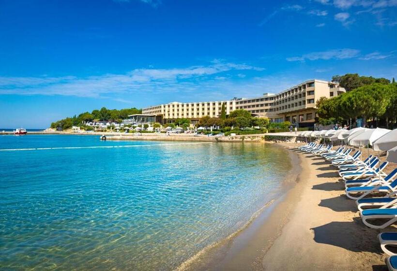 Отель Island  Istra