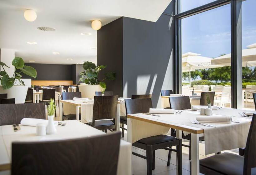 Отель Island  Istra