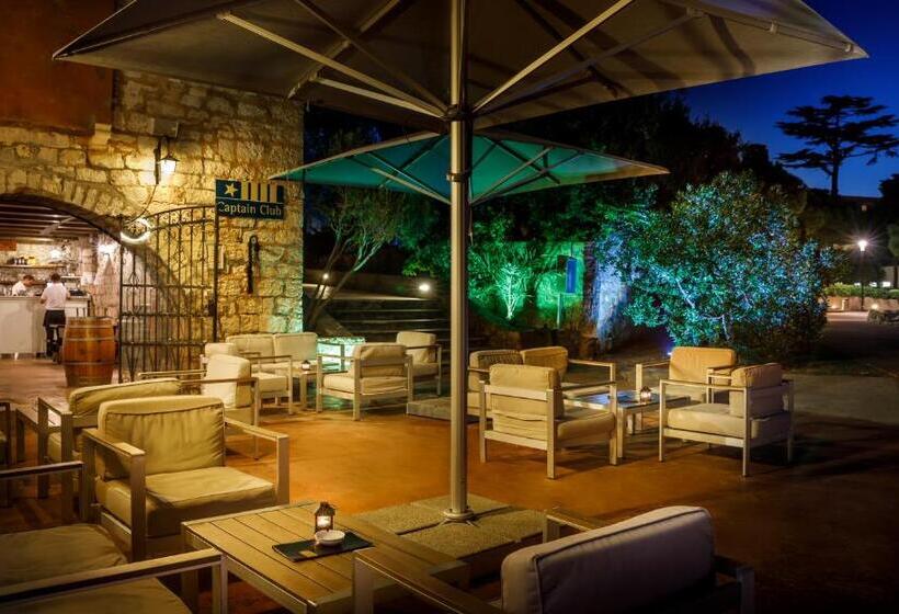 Отель Island  Istra