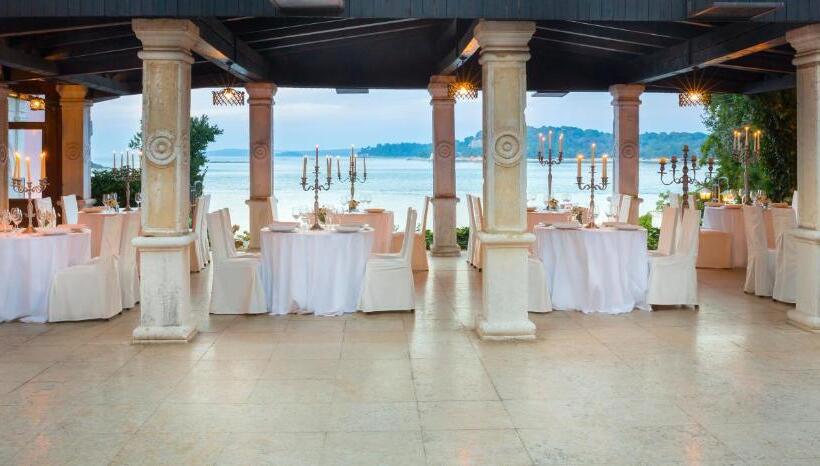 Отель Island  Istra