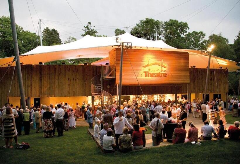 Kilworth House Hotel And Theatre