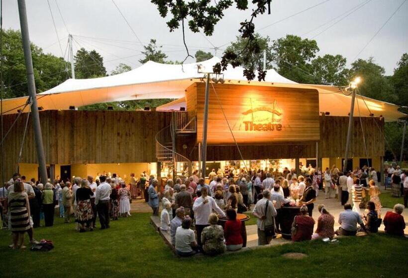 Kilworth House Hotel And Theatre