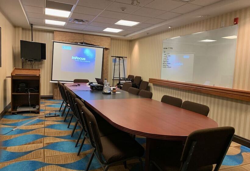 فندق Holiday Inn Express & Suites Kitchener Southeast, An Ihg