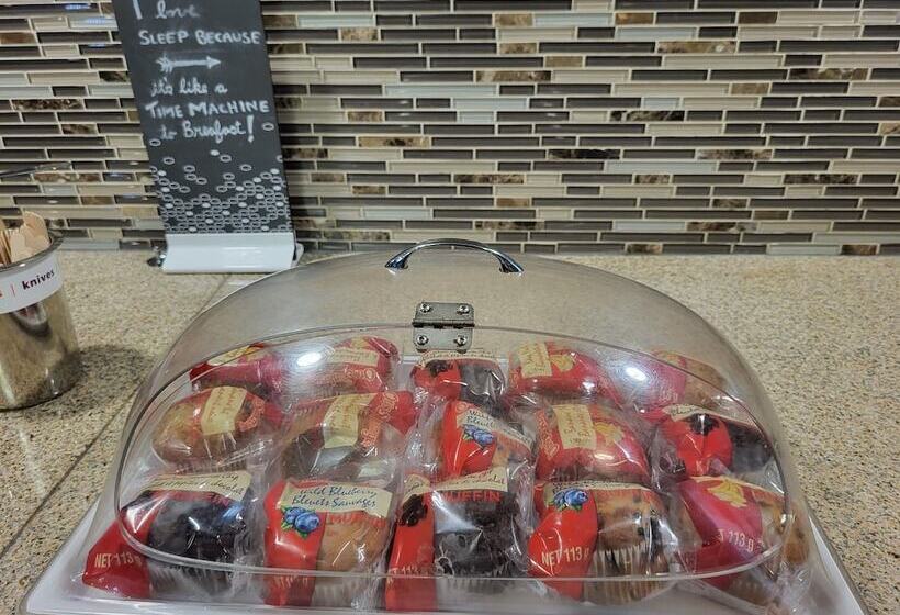 فندق Holiday Inn Express & Suites Kitchener Southeast, An Ihg