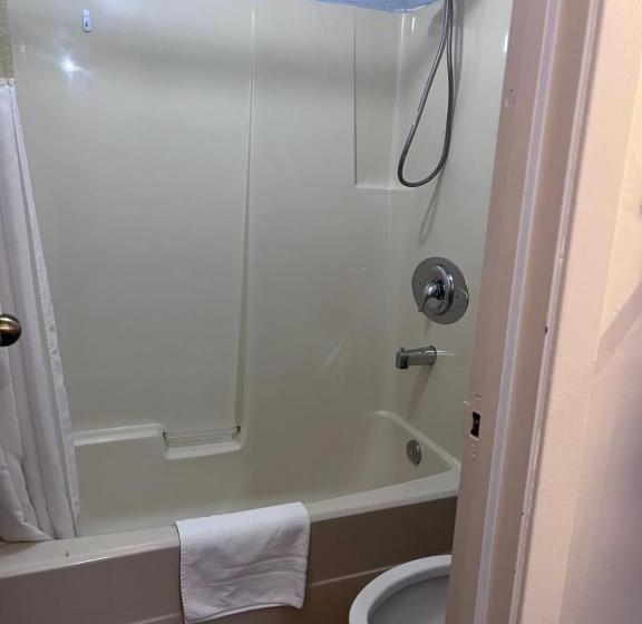 Knights Inn   Park Villa Motel, Midland